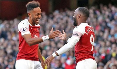 Pierre-Emerick_Aubameyang_Alexandre_Lacazette.jpg