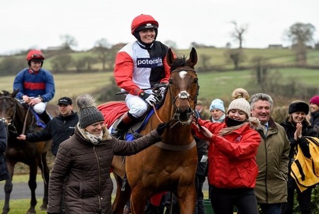Victoria Pendleton to take her place in the Foxhunters Chase.jpg