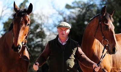 Colin Tizzard with Thistlecrack and Cue Card.jpg