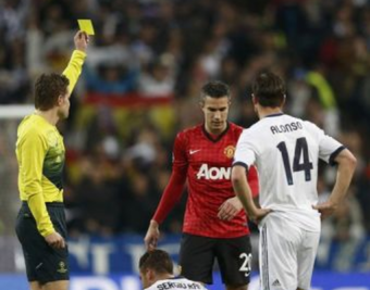 Van Persie booked after some play acting